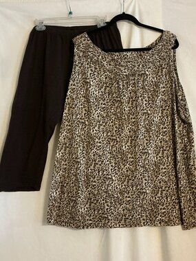 THREE HEARTS Sleeveless 2 Piece Brown/Tan Animal Print Knit Capri Pants Set 2X